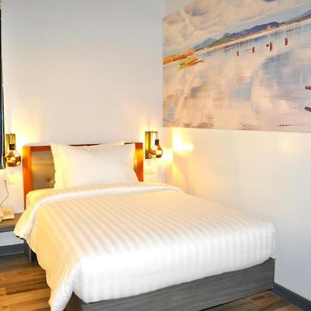 Gq Plaza Hotel Kalibo Kültér fotó