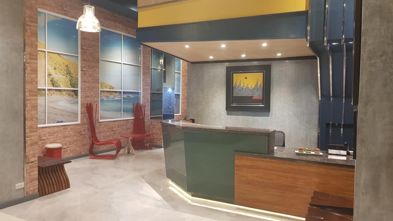 Gq Plaza Hotel Kalibo Kültér fotó