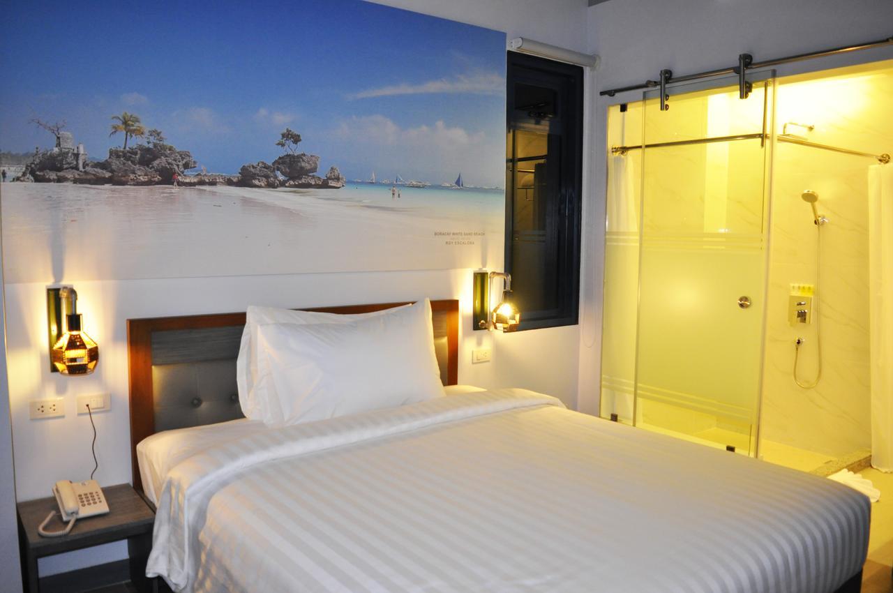 Gq Plaza Hotel Kalibo Kültér fotó