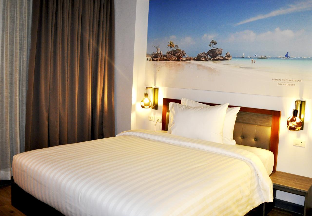 Gq Plaza Hotel Kalibo Kültér fotó