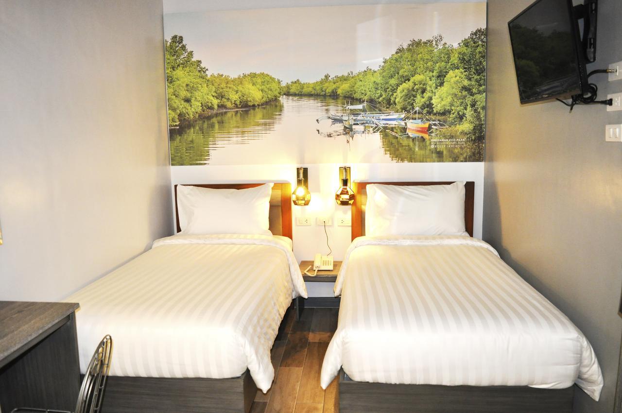 Gq Plaza Hotel Kalibo Kültér fotó