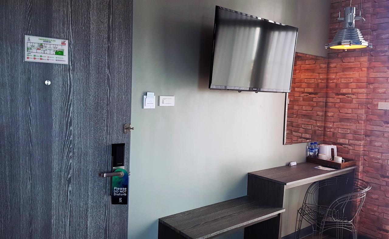 Gq Plaza Hotel Kalibo Kültér fotó